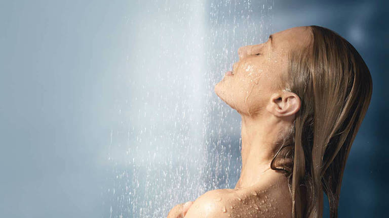 Bệnh nhân nên tắm mỗi ngày để giữ da luôn sạch sẽ và khô thoáng