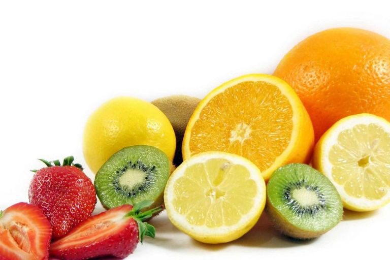 Bổ sung hoa quả giàu vitamin C vào chế độ dinh dưỡng trong quá trình điều trị